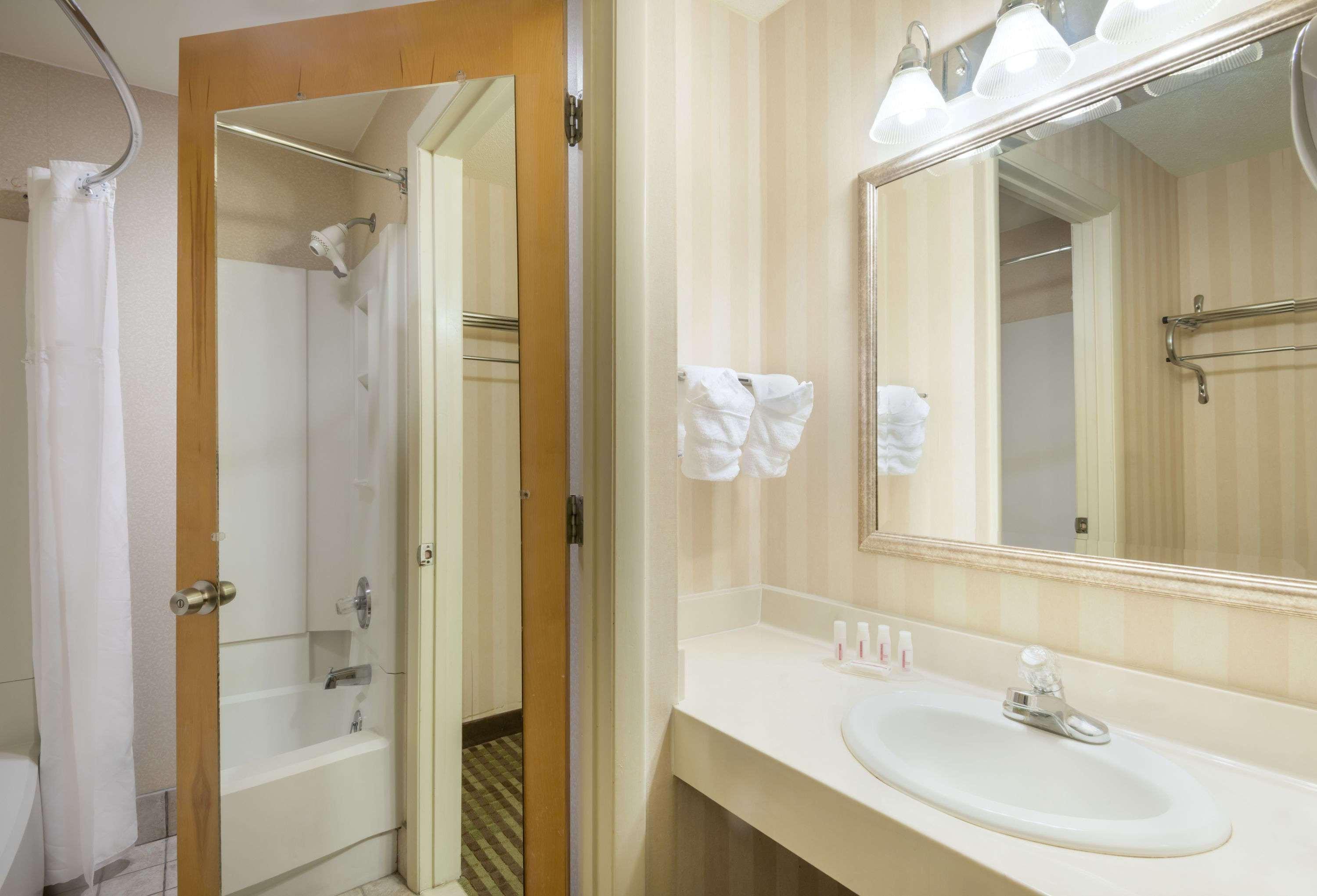 Hotel Ramada By Wyndham Columbus North Westerville Exteriér fotografie