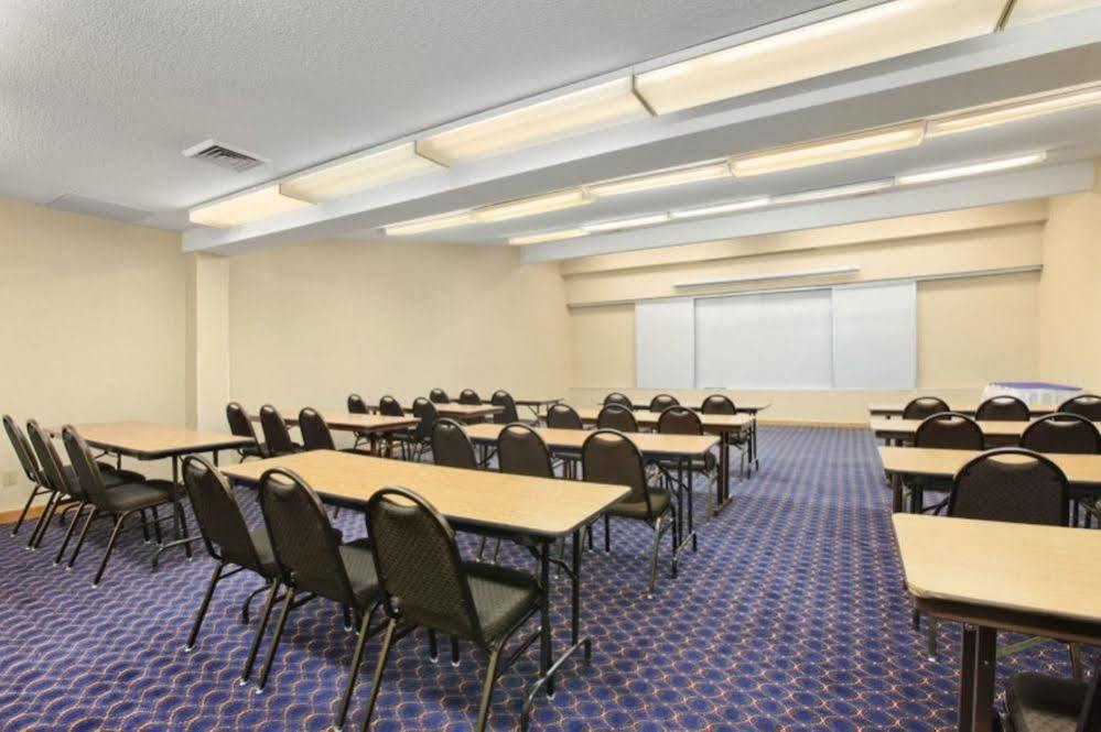 Hotel Ramada By Wyndham Columbus North Westerville Exteriér fotografie
